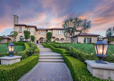 25200 Prado Del Grandioso, Calabasas, CA 91302.